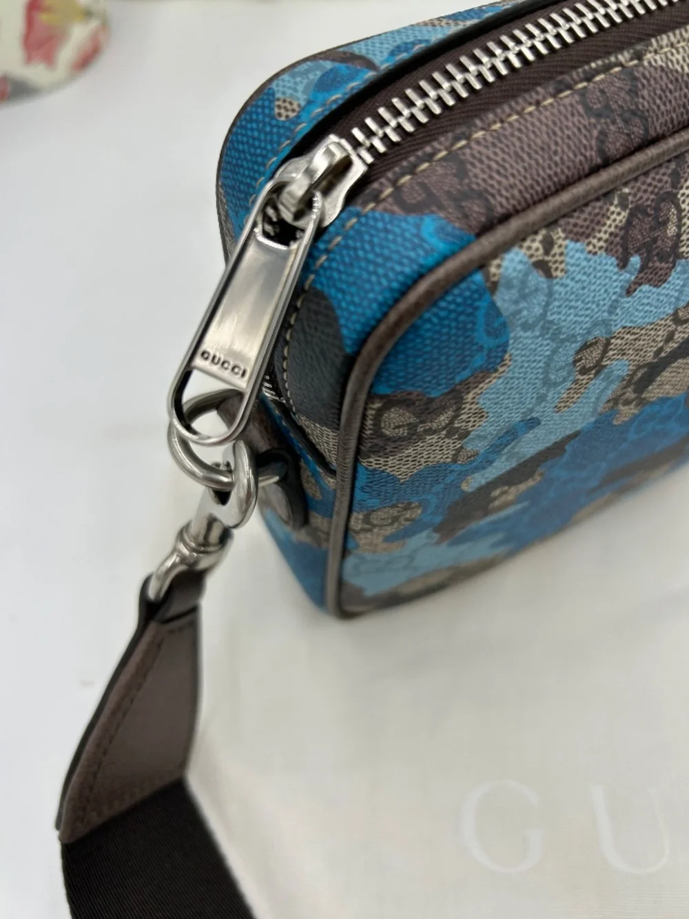 Unisex Gucci GG Crossbody Bag.